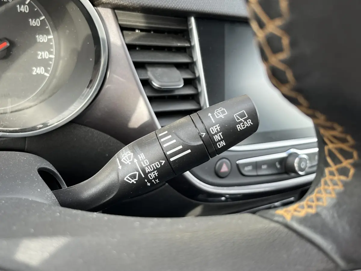 1.2 Turbo Innovation | Automaat | Climate Control | Cruise Control | Trekhaak | Parkeersensoren Achter | Navigatie | Apple Carplay/ Android Auto |