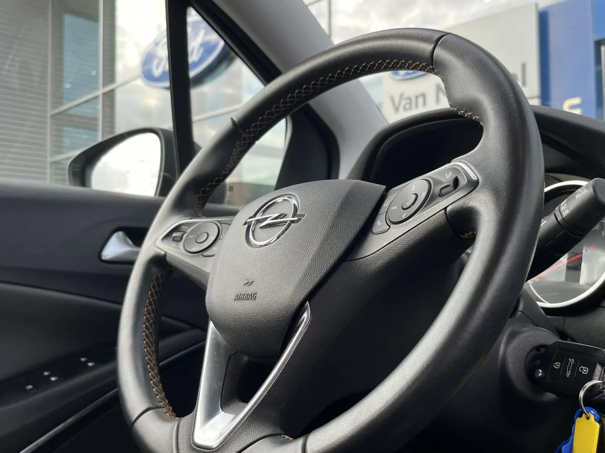 1.2 Turbo Innovation | Automaat | Climate Control | Cruise Control | Trekhaak | Parkeersensoren Achter | Navigatie | Apple Carplay/ Android Auto |