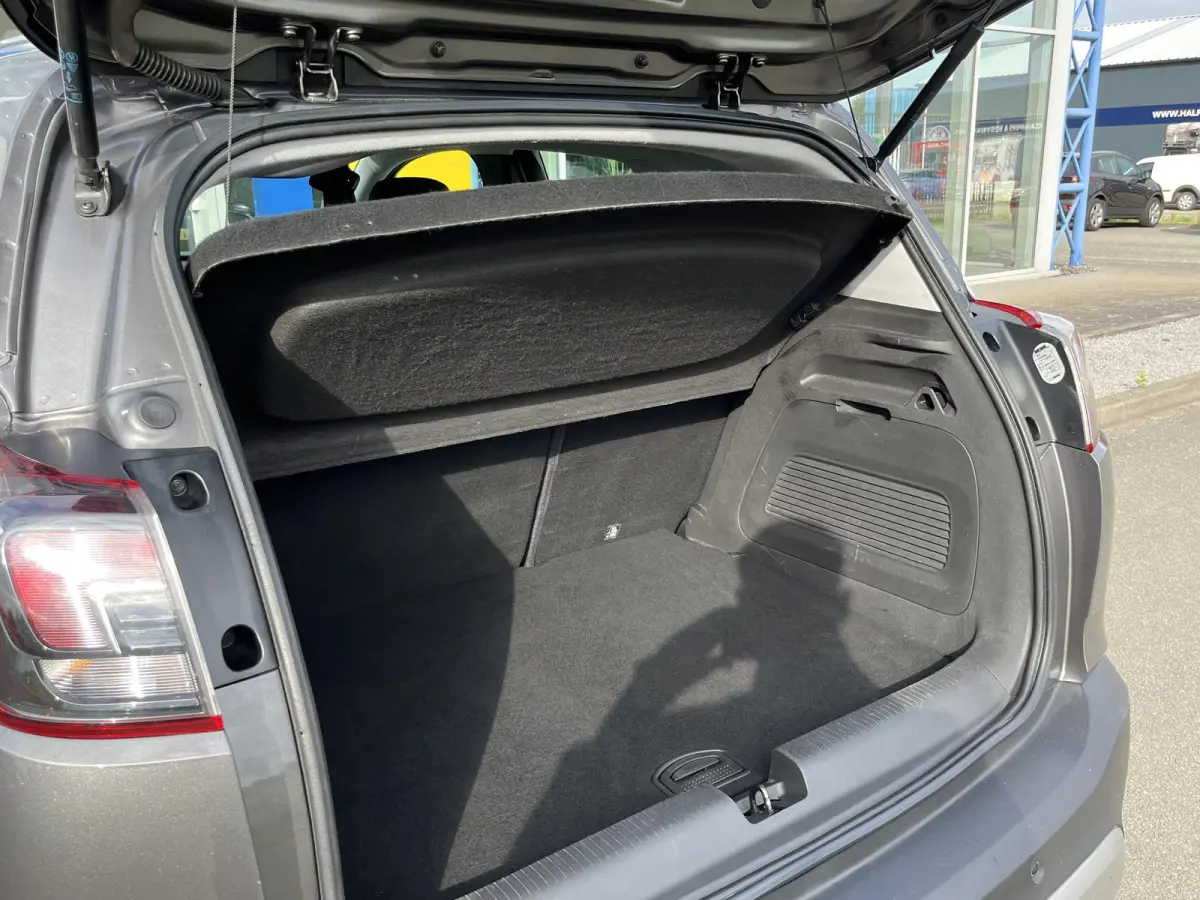 1.2 Turbo Innovation | Automaat | Climate Control | Cruise Control | Trekhaak | Parkeersensoren Achter | Navigatie | Apple Carplay/ Android Auto |