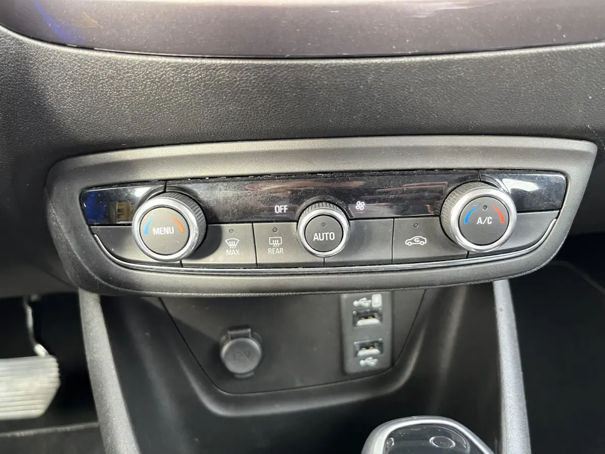 1.2 Turbo Innovation | Automaat | Climate Control | Cruise Control | Trekhaak | Parkeersensoren Achter | Navigatie | Apple Carplay/ Android Auto |