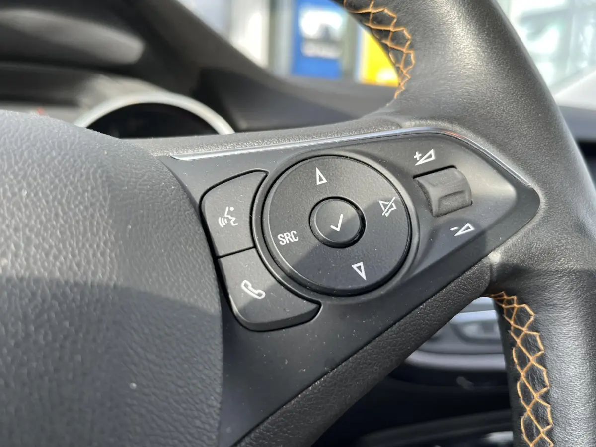 1.2 Turbo Innovation | Automaat | Climate Control | Cruise Control | Trekhaak | Parkeersensoren Achter | Navigatie | Apple Carplay/ Android Auto |