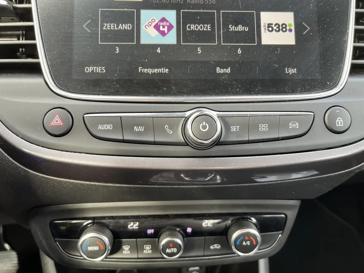1.2 Turbo Innovation | Automaat | Climate Control | Cruise Control | Trekhaak | Parkeersensoren Achter | Navigatie | Apple Carplay/ Android Auto |