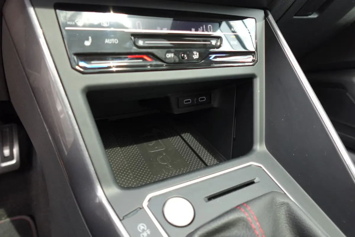 2.0 TSI GTI PANO KEYLESS BEATS
