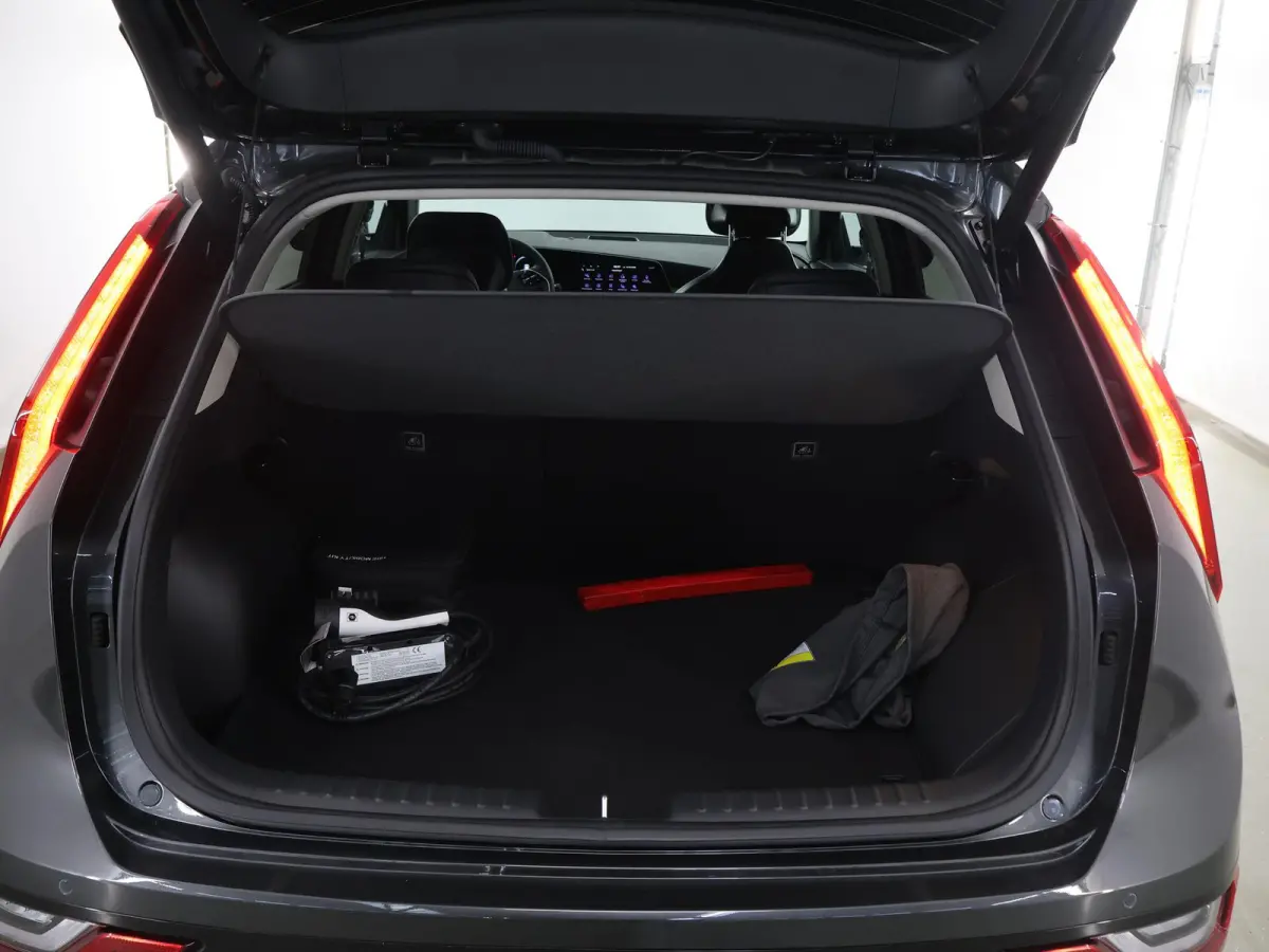 1.6 GDi PHEV DynamicPlusLine Edition | 18” lichtmetalen velgen | Elektrisch verstelbare bestuurdersstoel | Stoel/Stuurwielverwarming | LED Koplampen | Elektrisch bedienbare achterklep |