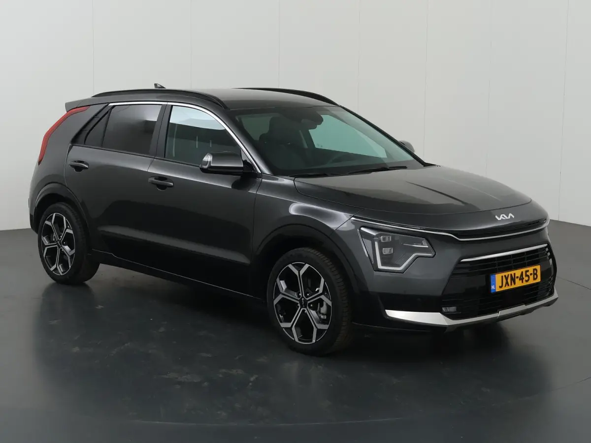 1.6 GDi PHEV DynamicPlusLine Edition | 18” lichtmetalen velgen | Elektrisch verstelbare bestuurdersstoel | Stoel/Stuurwielverwarming | LED Koplampen | Elektrisch bedienbare achterklep |