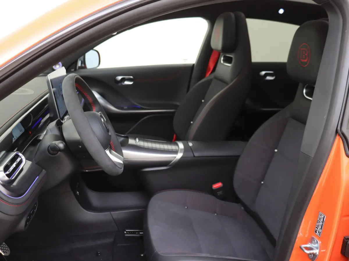 BRABUS / Stoelverwarming /  Halo Roof / 360°-camera / Easy entry / Frunk