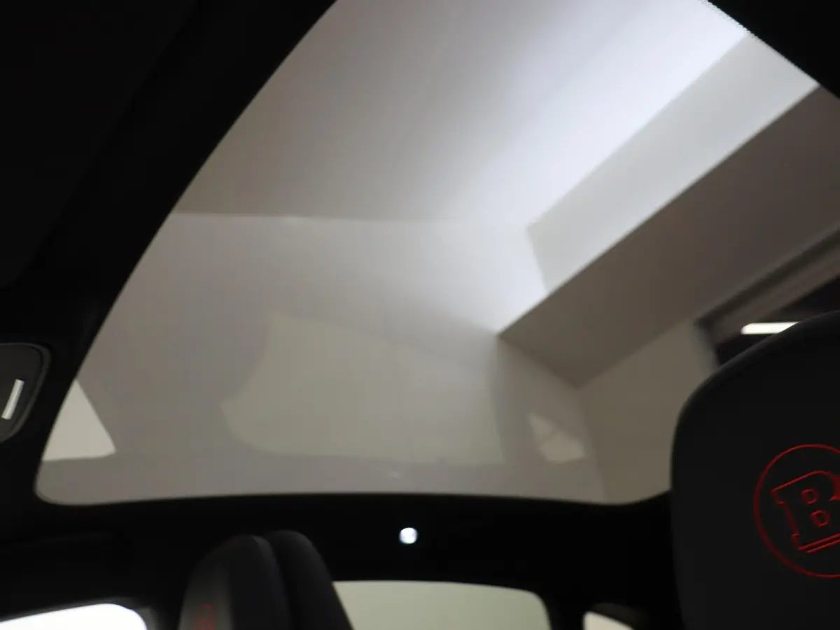 BRABUS / Stoelverwarming /  Halo Roof / 360°-camera / Easy entry / Frunk