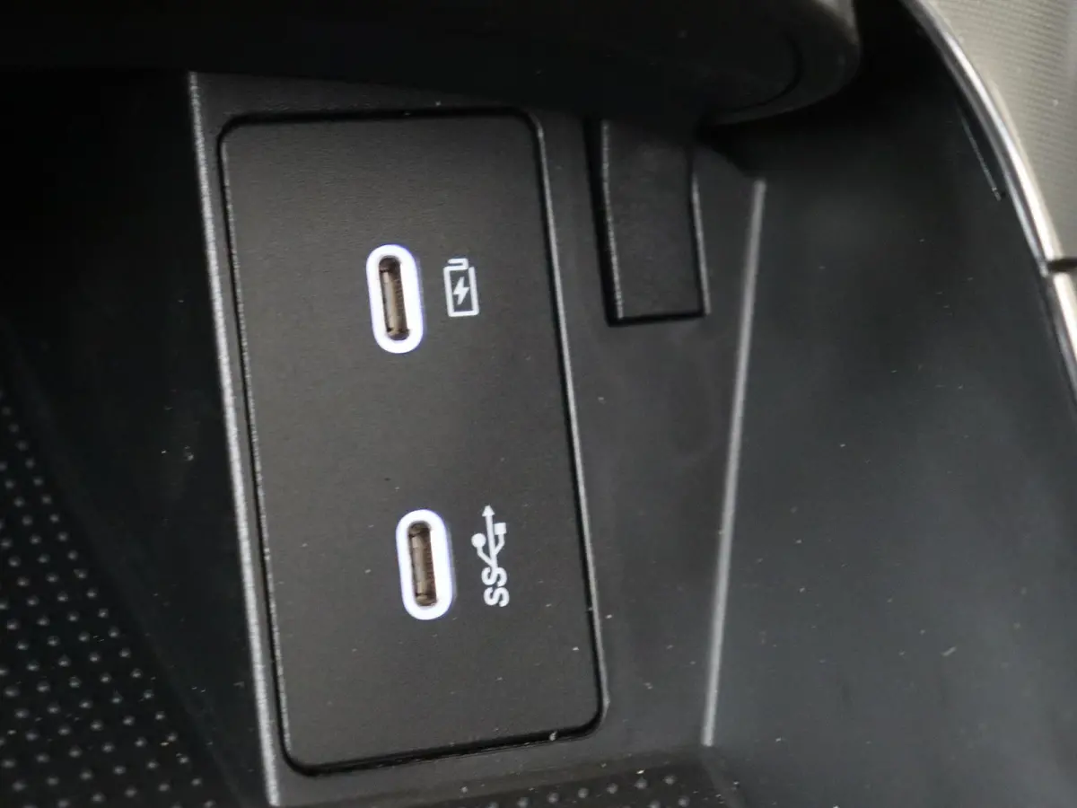 BRABUS / Stoelverwarming /  Halo Roof / 360°-camera / Easy entry / Frunk