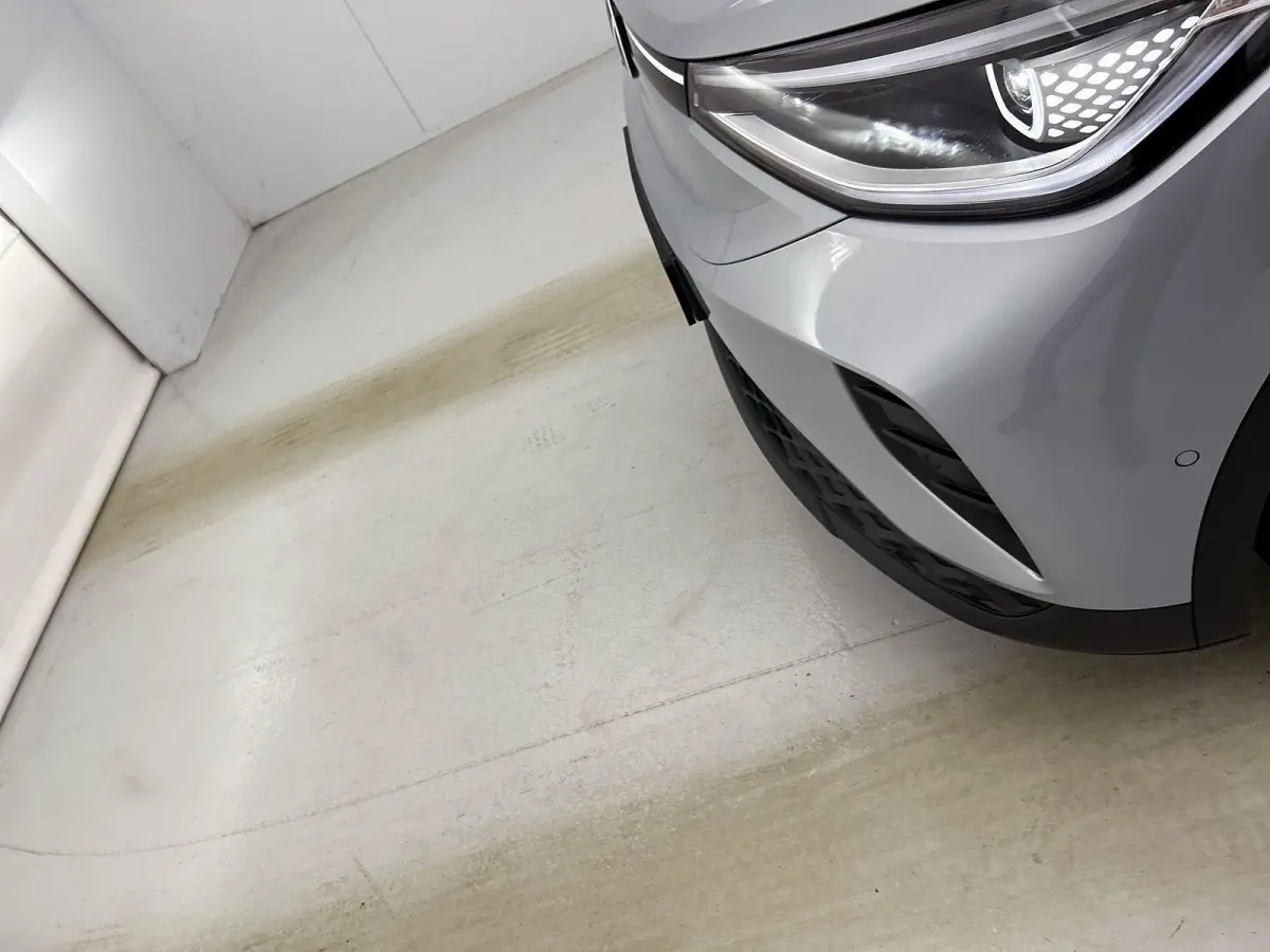 Pro Business 77 kWh 286 PK | Trekhaak | 360 Camera | 19" lichtmetalen velgen | IQ Lights | Stoelverwarming | Apple Carplay draadloos | Stuurverwarming | Lane assist | Android Auto draadloos 
