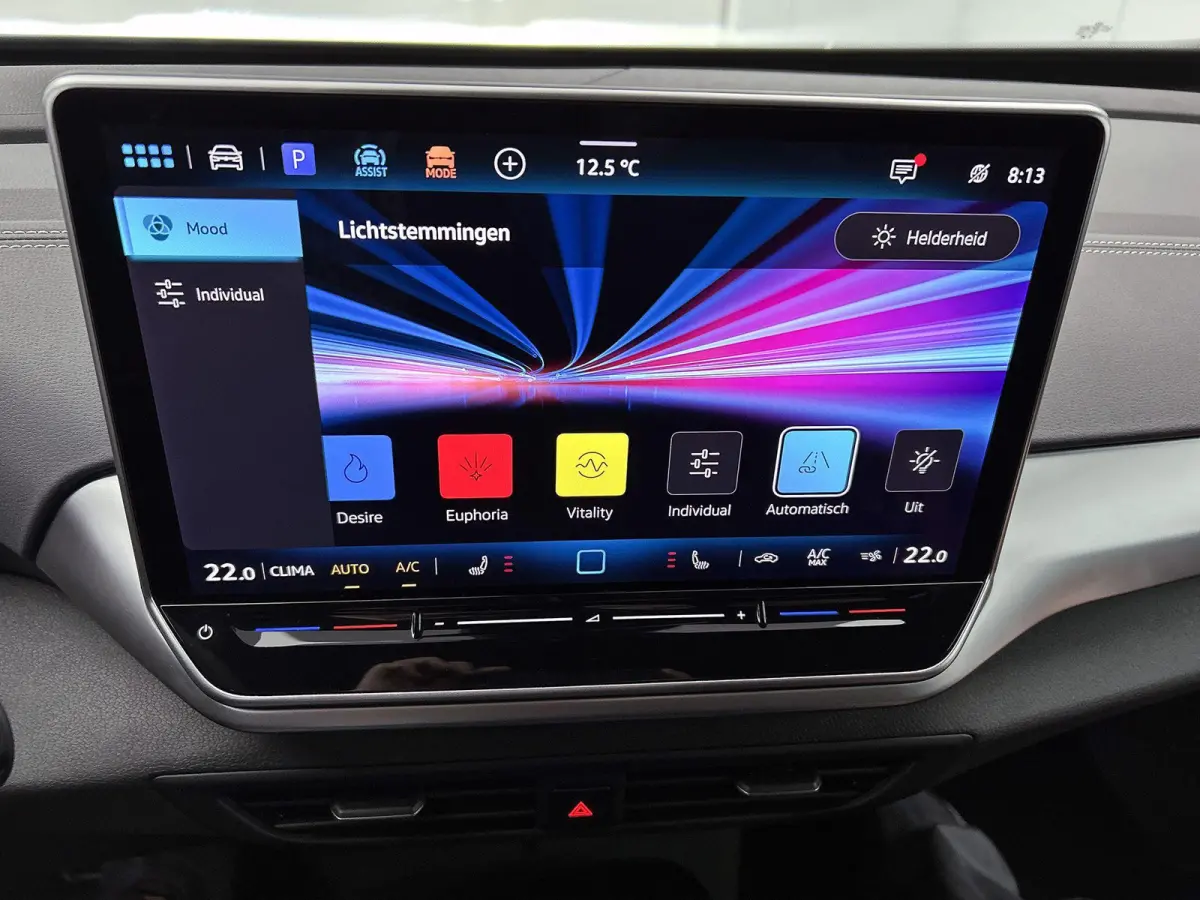 Pro Business 77 kWh 286 PK | Trekhaak | 360 Camera | 19" lichtmetalen velgen | IQ Lights | Stoelverwarming | Apple Carplay draadloos | Stuurverwarming | Lane assist | Android Auto draadloos 