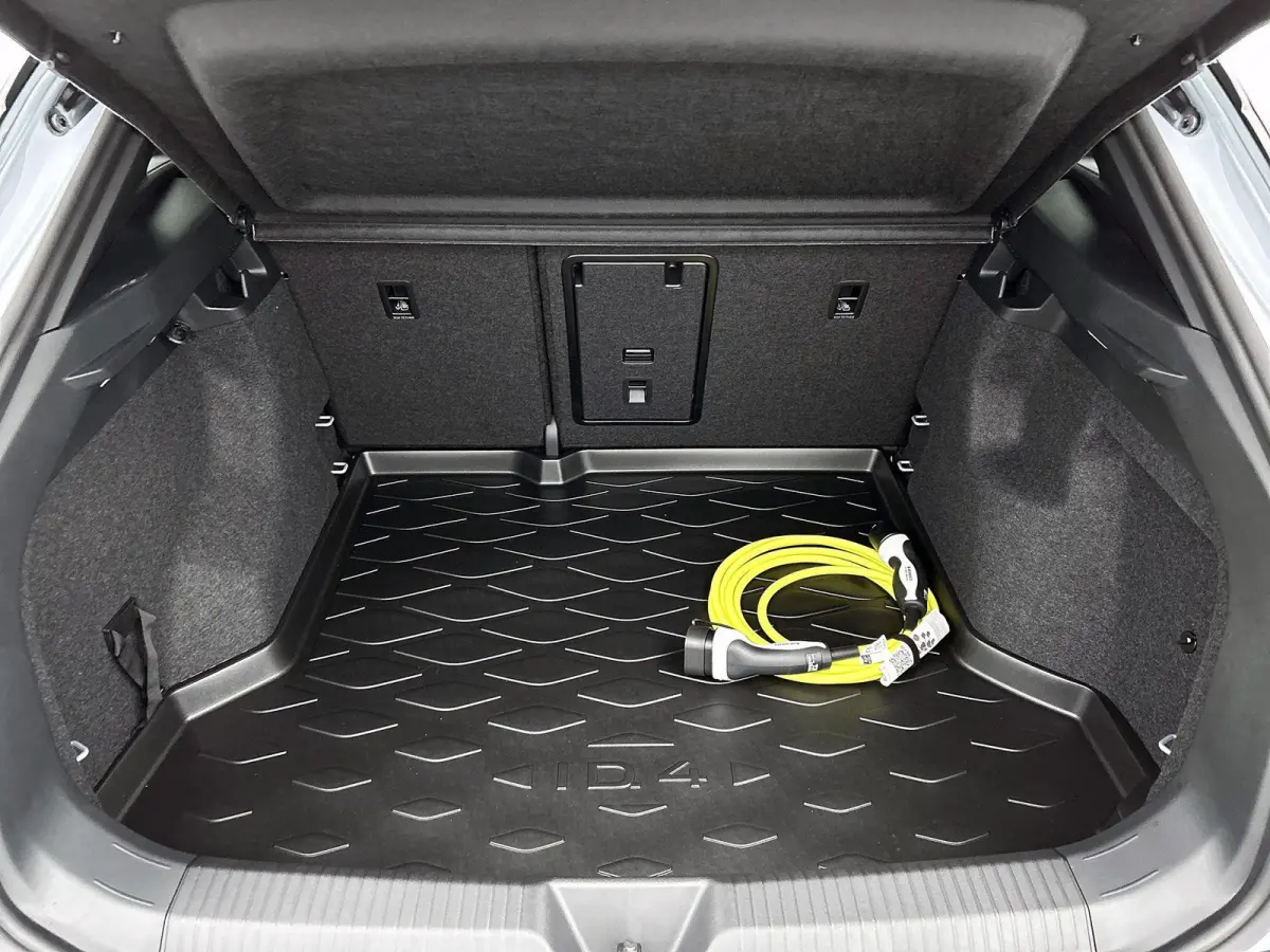 Pro Business 77 kWh 286 PK | Trekhaak | 360 Camera | 19" lichtmetalen velgen | IQ Lights | Stoelverwarming | Apple Carplay draadloos | Stuurverwarming | Lane assist | Android Auto draadloos 