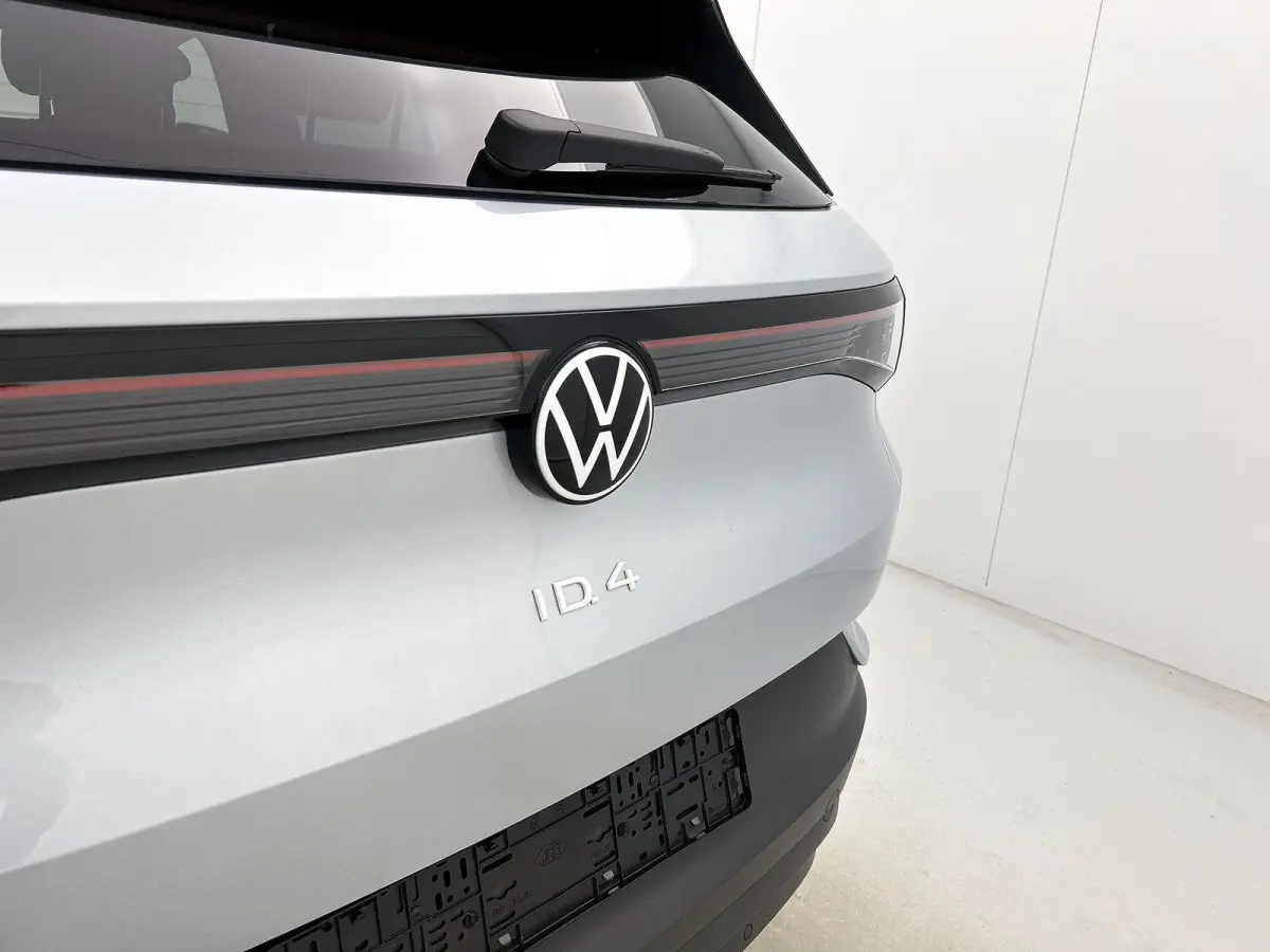 Pro Business 77 kWh 286 PK | Trekhaak | 360 Camera | 19" lichtmetalen velgen | IQ Lights | Stoelverwarming | Apple Carplay draadloos | Stuurverwarming | Lane assist | Android Auto draadloos 