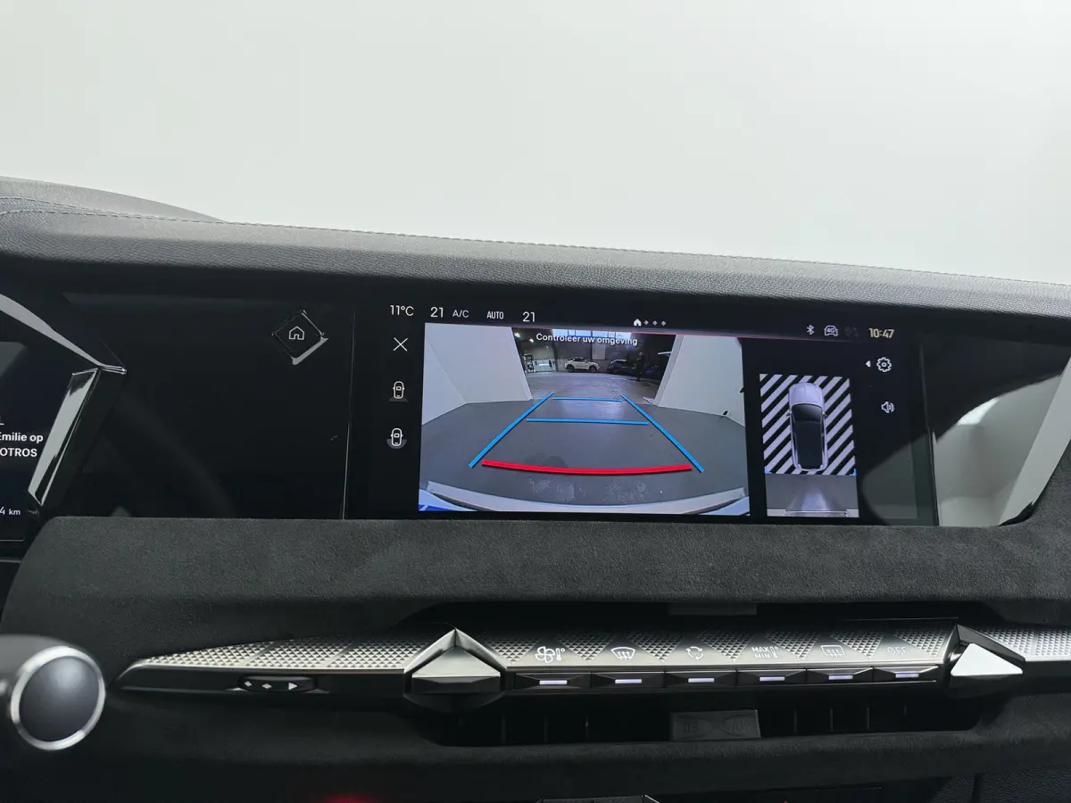 Étoile | 10" capacitive touchscreen (personaliseerbaar) | 6 voudig elektrisch verstelbare passagiersstoel | Achteruitrijcamera