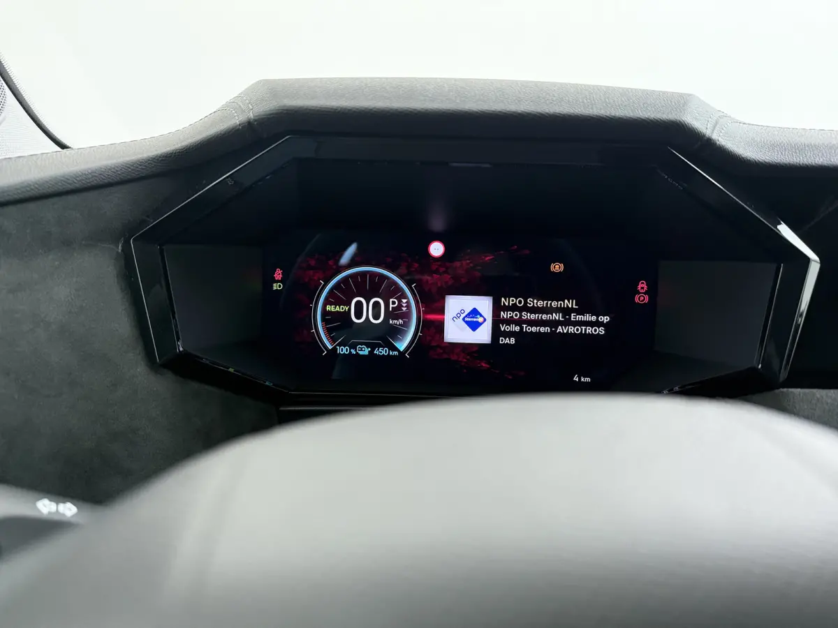 Étoile | 10" capacitive touchscreen (personaliseerbaar) | 6 voudig elektrisch verstelbare passagiersstoel | Achteruitrijcamera