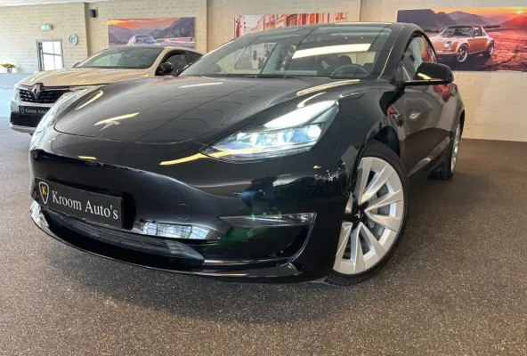 Long Range AWD 75 kWh SOH 93.5% Panorama
