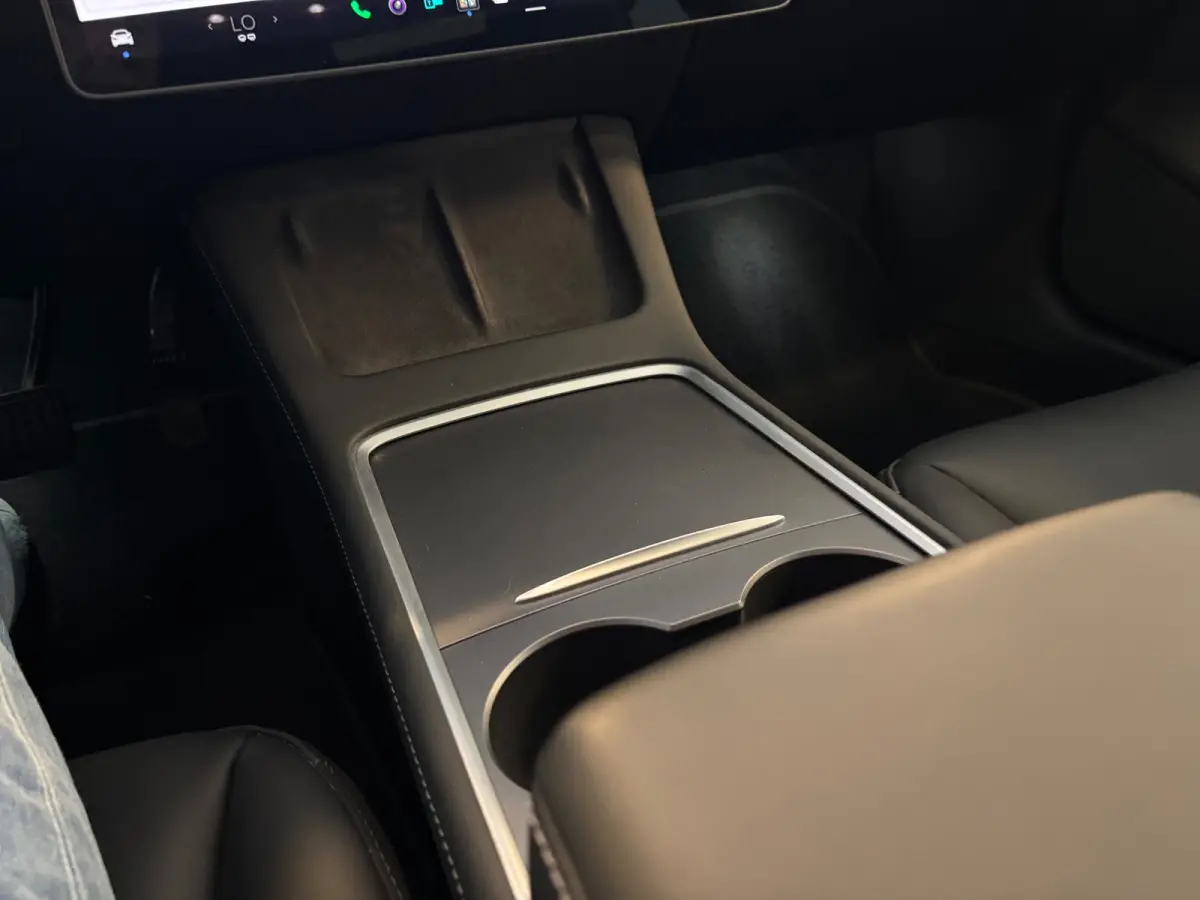 Long Range AWD 75 kWh SOH 93.5% Panorama