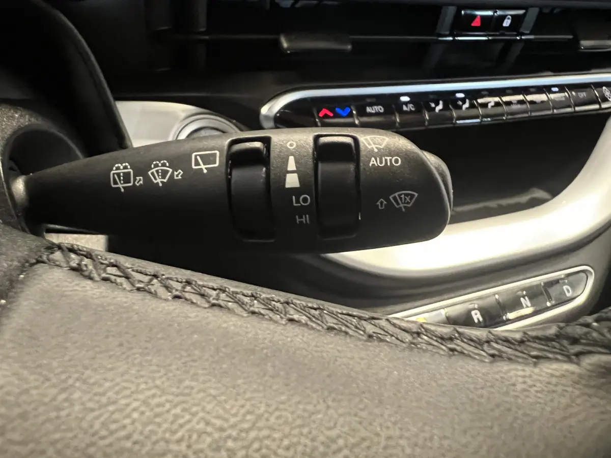 Icon 42 kWh | Navigatie/Android/Apple Carplay | LM Velgen 16" | Cruise Control | DAB | Cruise Control | Airco |
