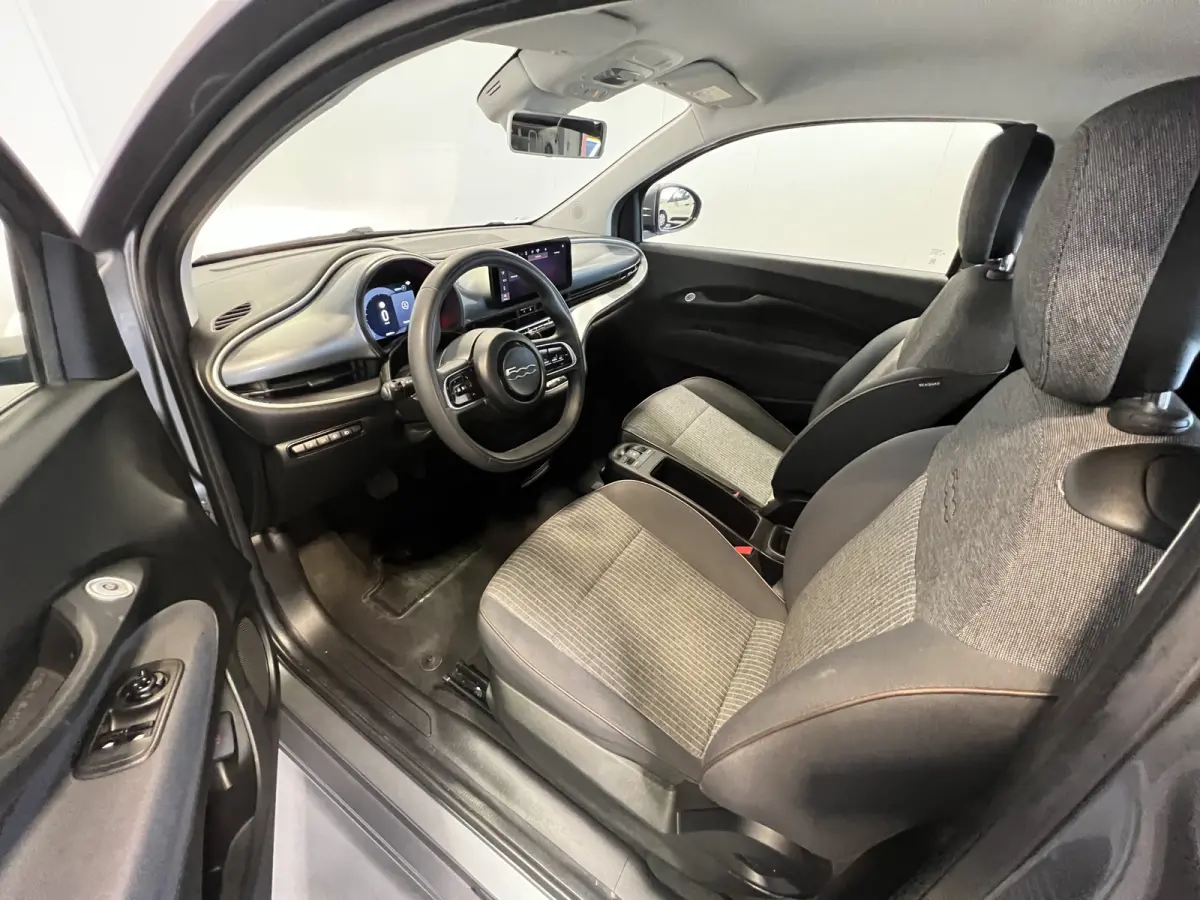 Icon 42 kWh | SoH 94.2% | Navigatie/Android/Apple Carplay | LM Velgen 16" | Cruise Control | DAB | Cruise Control | Airco |