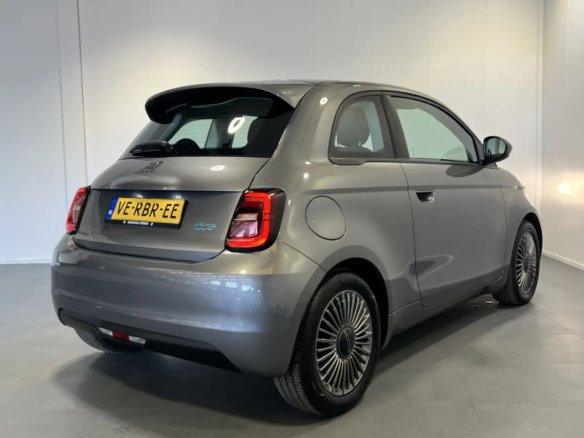 Icon 42 kWh | Navigatie/Android/Apple Carplay | LM Velgen 16" | Cruise Control | DAB | Cruise Control | Airco |