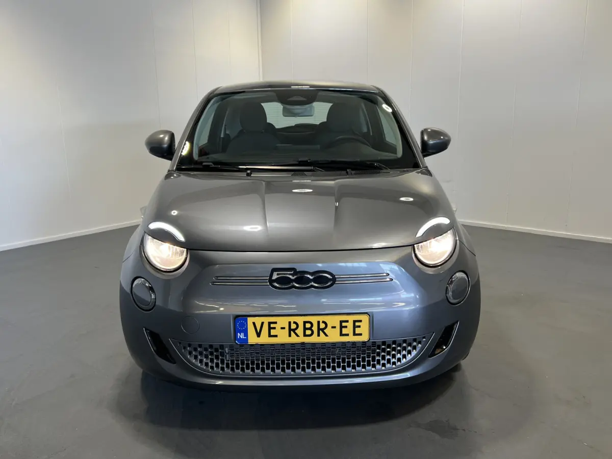 Icon 42 kWh | Navigatie/Android/Apple Carplay | LM Velgen 16" | Cruise Control | DAB | Cruise Control | Airco |