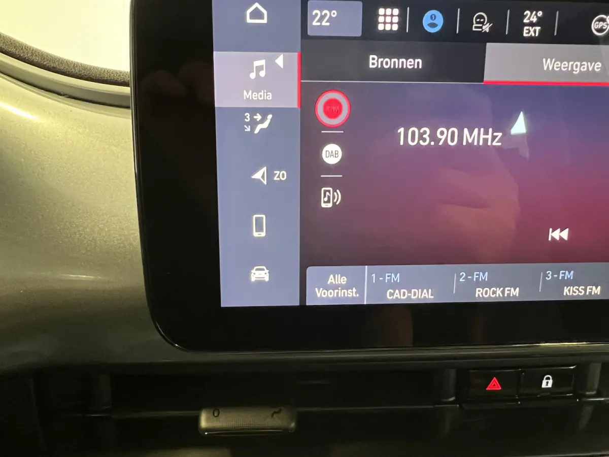 Icon 42 kWh | Navigatie/Android/Apple Carplay | LM Velgen 16" | Cruise Control | DAB | Cruise Control | Airco |