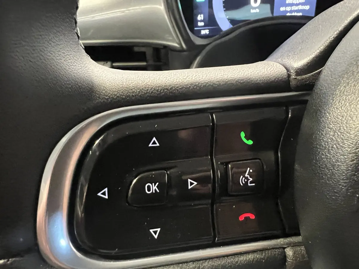 Icon 42 kWh | Navigatie/Android/Apple Carplay | LM Velgen 16" | Cruise Control | DAB | Cruise Control | Airco |