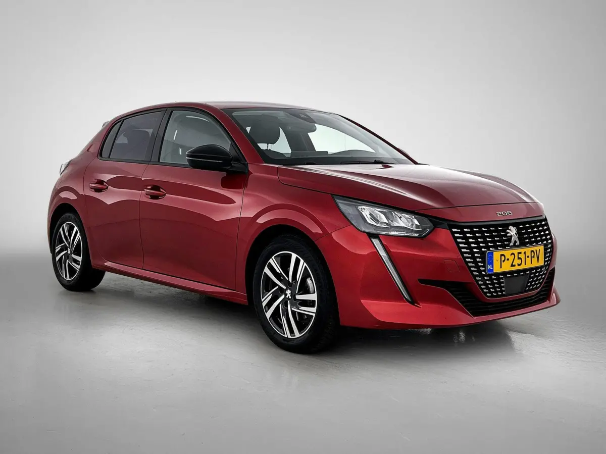 Allure Pack 100pk | Climate control | Navigatie | Camera | Lichtmetalen velgen | Keyless start | Parkeersensoren | Afneembare trekhaak