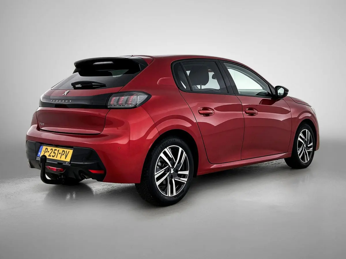Allure Pack 100pk | Climate control | Navigatie | Camera | Lichtmetalen velgen | Keyless start | Parkeersensoren | Afneembare trekhaak