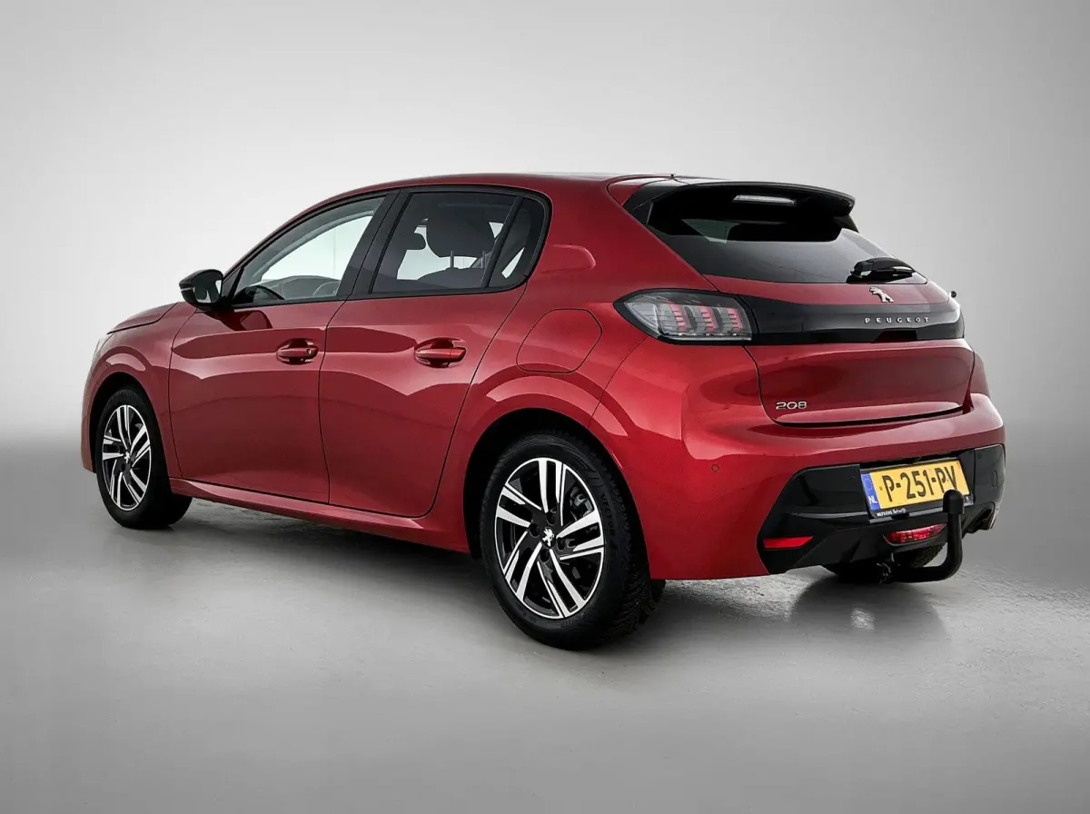 Allure Pack 100pk | Climate control | Navigatie | Camera | Lichtmetalen velgen | Keyless start | Parkeersensoren | Afneembare trekhaak