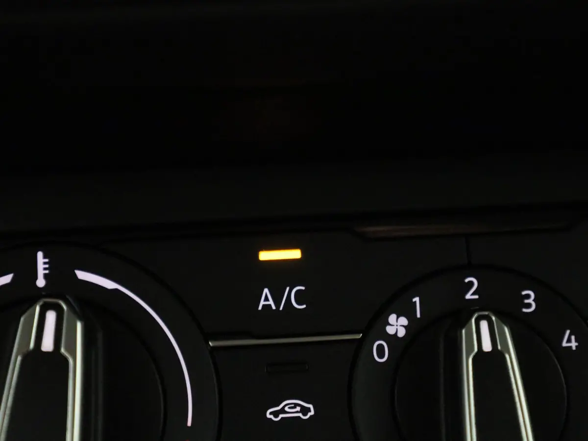 1.0 TSI Life 95 PK | Automaat | Adaptive Cruise Control | Lane Assist | Apple Carplay / Android Auto | Parkeersensoren | Lichtmetalenvelgen |