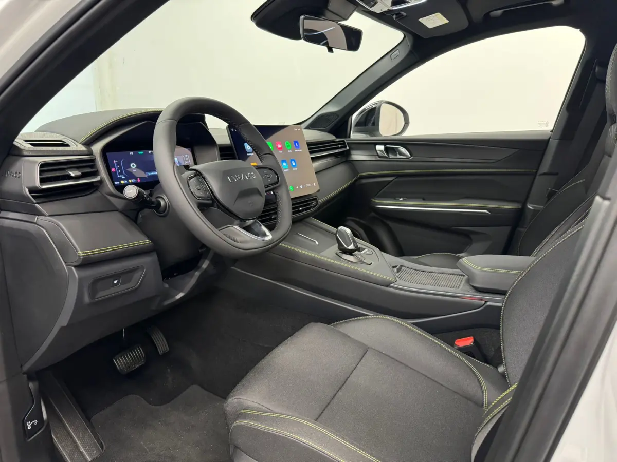 1.5 Core | Camera | Apple Carplay/Android Auto | Cruise control adaptief | Stoelverwarming |