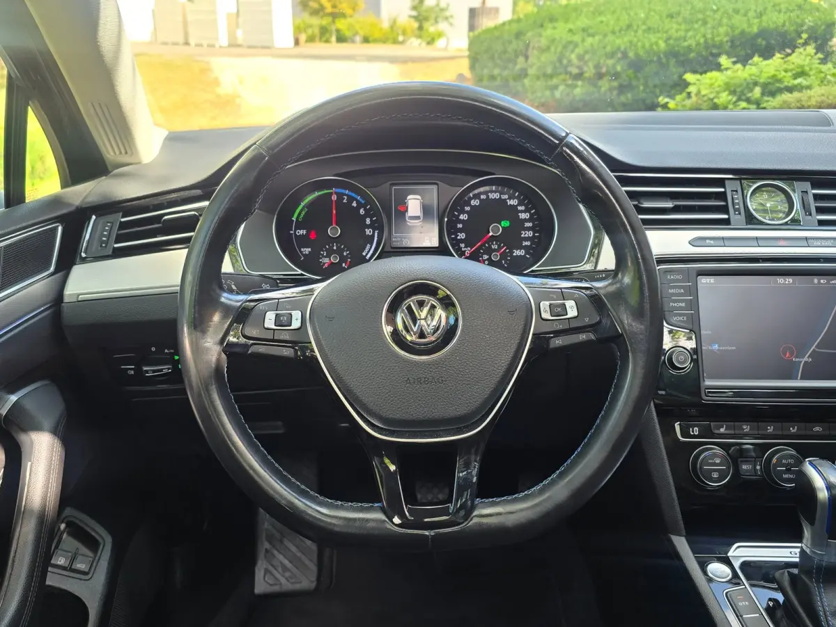 1.4 TSI GTE Connected Series Plus