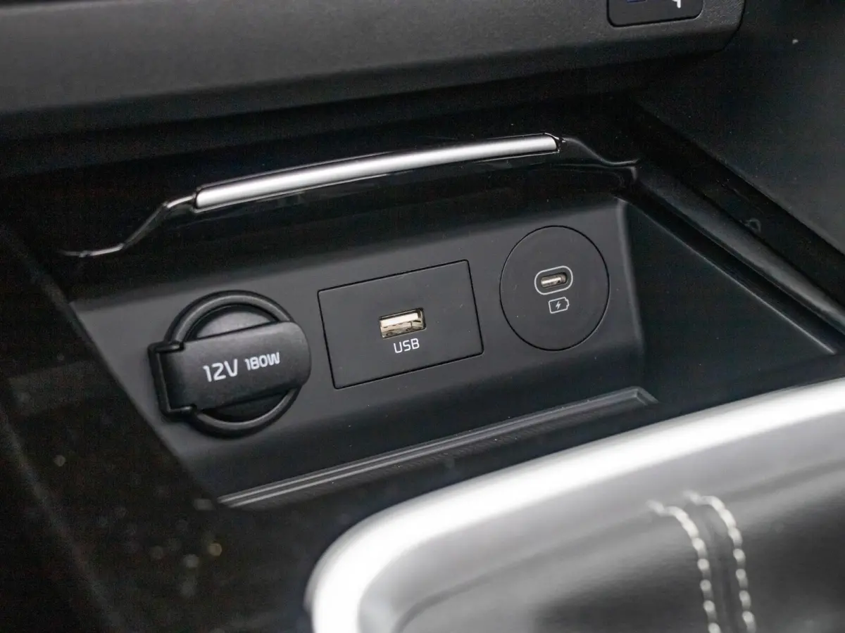 1.0 T-GDi DynamicPlusLine Navigatie l Stoel Stuur verwarming l