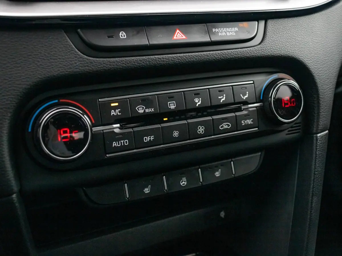 1.0 T-GDi DynamicPlusLine Navigatie l Stoel Stuur verwarming l