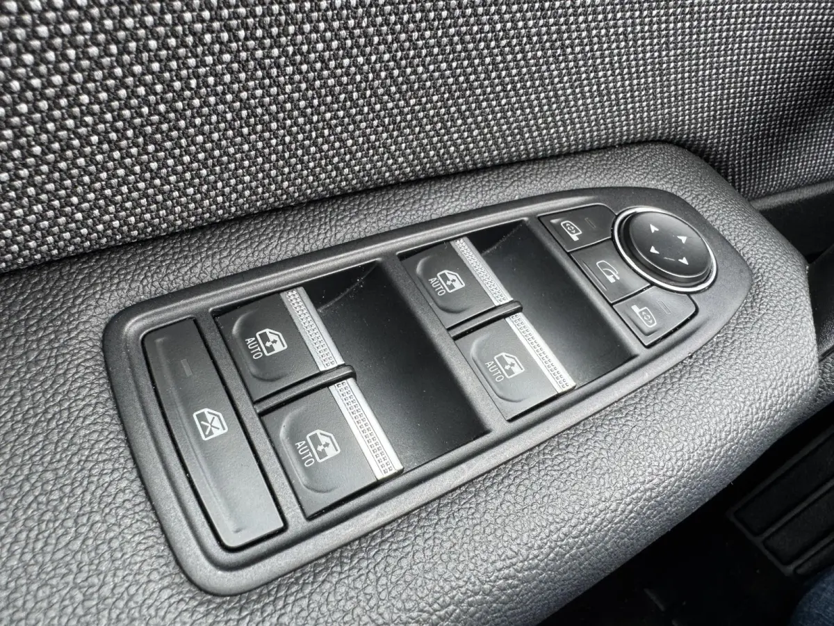 1.8 E-Tech full hybrid 160 Techno