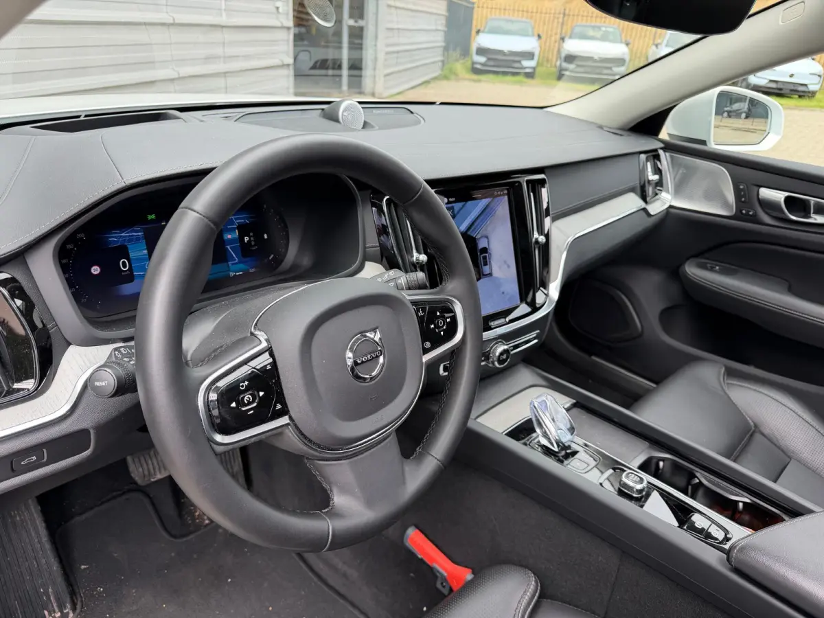 B5 Ultimate Pano-dak | Parkeerverw.| B&W | Trekh. | Nappa massage/ventilatie | 20"