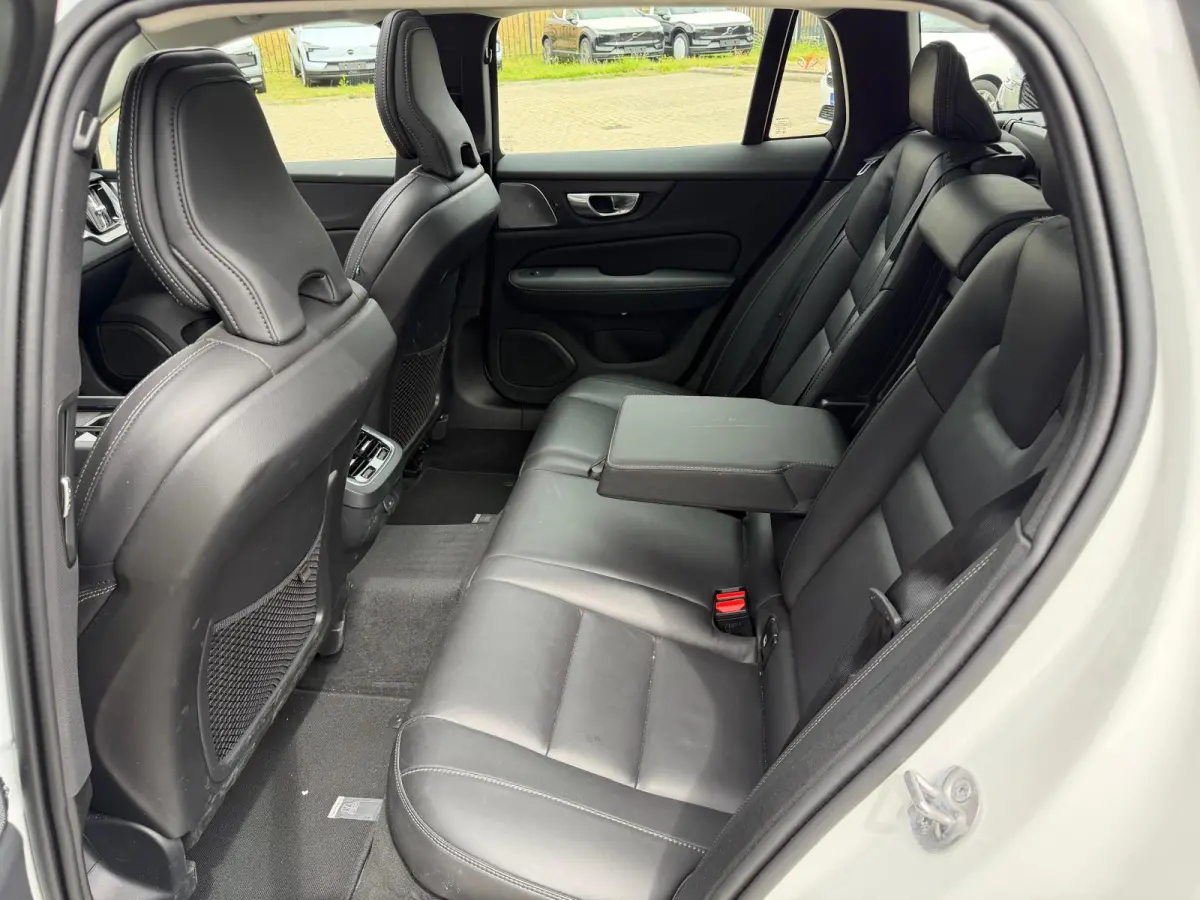 B5 Ultimate Pano-dak | Parkeerverw.| B&W | Trekh. | Nappa massage/ventilatie | 20"