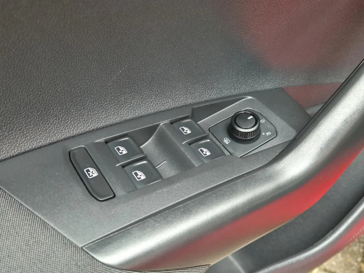 1.0 Comfortline Business | Airconditioning | Navigatie | Electr. ramen | Centr. vergendeling op afstand | Cruise Control
