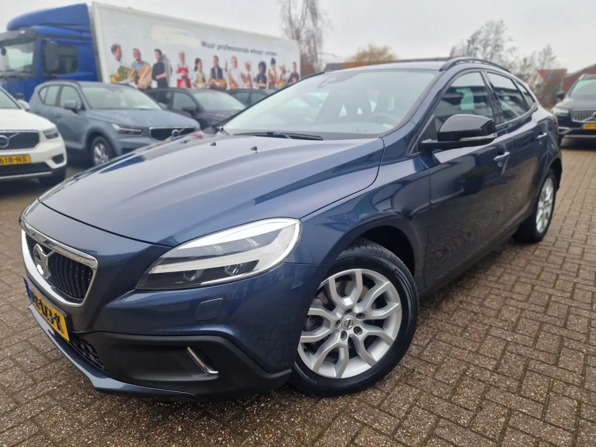 T3 Nordic+ | Lichtmetalen velgen 17" | Stoelverwarming | Verwarmbare voorruit