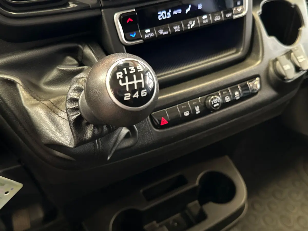 2.2 BlueHDi 140 S&S L2H2 3.3t | Apple Carplay/Android Auto | Trekhaak | Achteruitrijcamera | Navigatie | Cruise control |