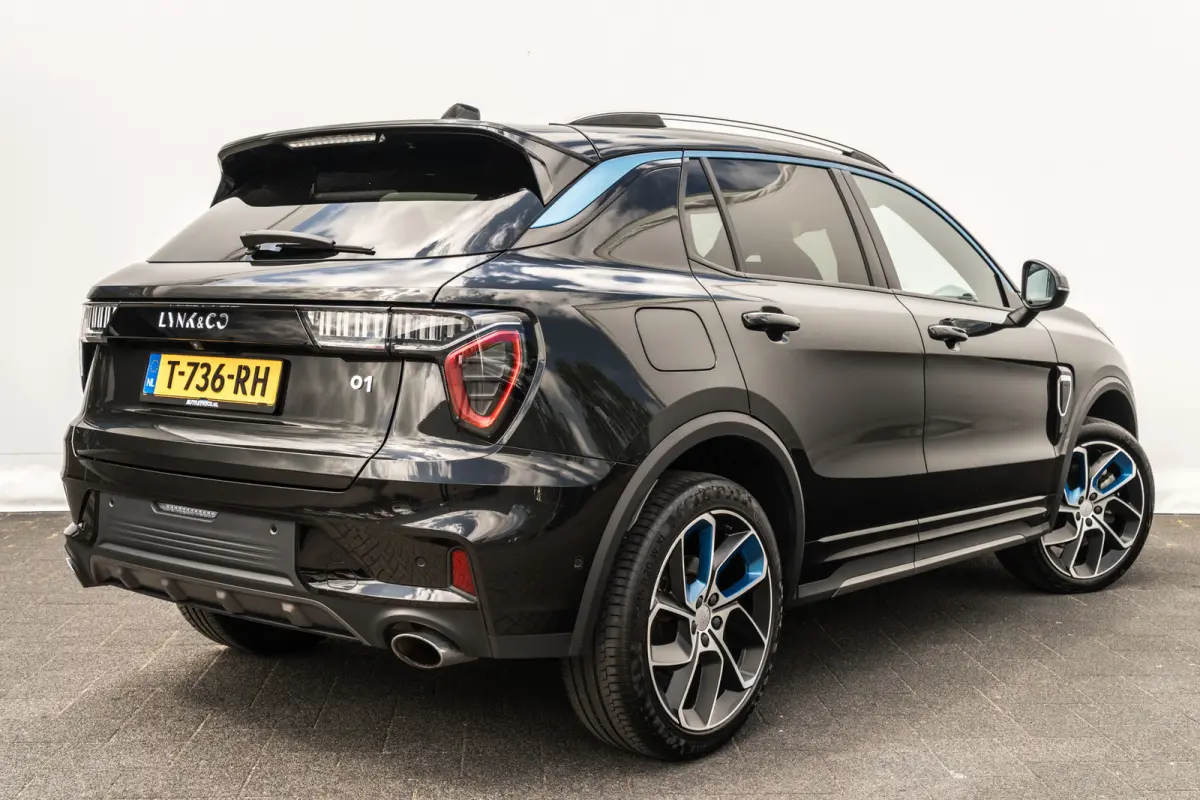 1.5 Plug-in Hybrid 262 Pk I Zwarte Hemel I Panoramadak I 75 km Elektrisch I 360 Camera I Infinity Audio I Full Map Navi I Carplay I 20 inch. LMV l 1e eigenaar