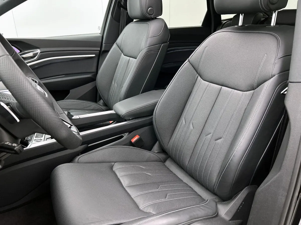 55 quattro S Edition 115 kWh 408 PK | S-line l Adaptive Cruise Control l Panoramadak l Luchtvering | Bang & Olufsen Premium 3D l 360 Camera l Trekhaak l Apple Carplay | Android Auto l Privac