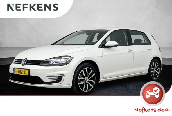 E-DITION | Accu 93% | Navigatie | Parkeersensoren V+A | Led | Airco