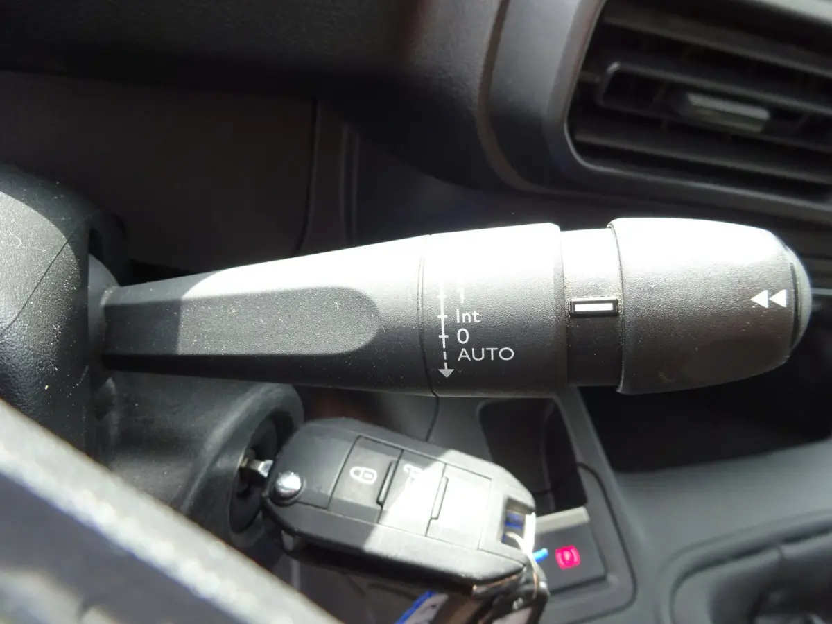 1.2 PureTech Pro BENZINE AIRCO NAVI CRUISE CONTROL PDC SCHUIFDEUR