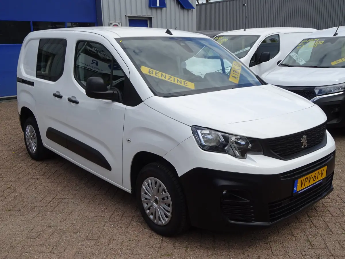 1.2 PureTech Pro BENZINE AIRCO NAVI CRUISE CONTROL PDC SCHUIFDEUR