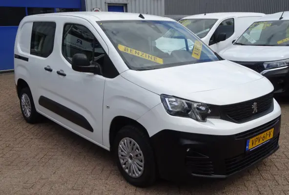 1.2 PureTech Pro BENZINE AIRCO NAVI CRUISE CONTROL PDC SCHUIFDEUR
