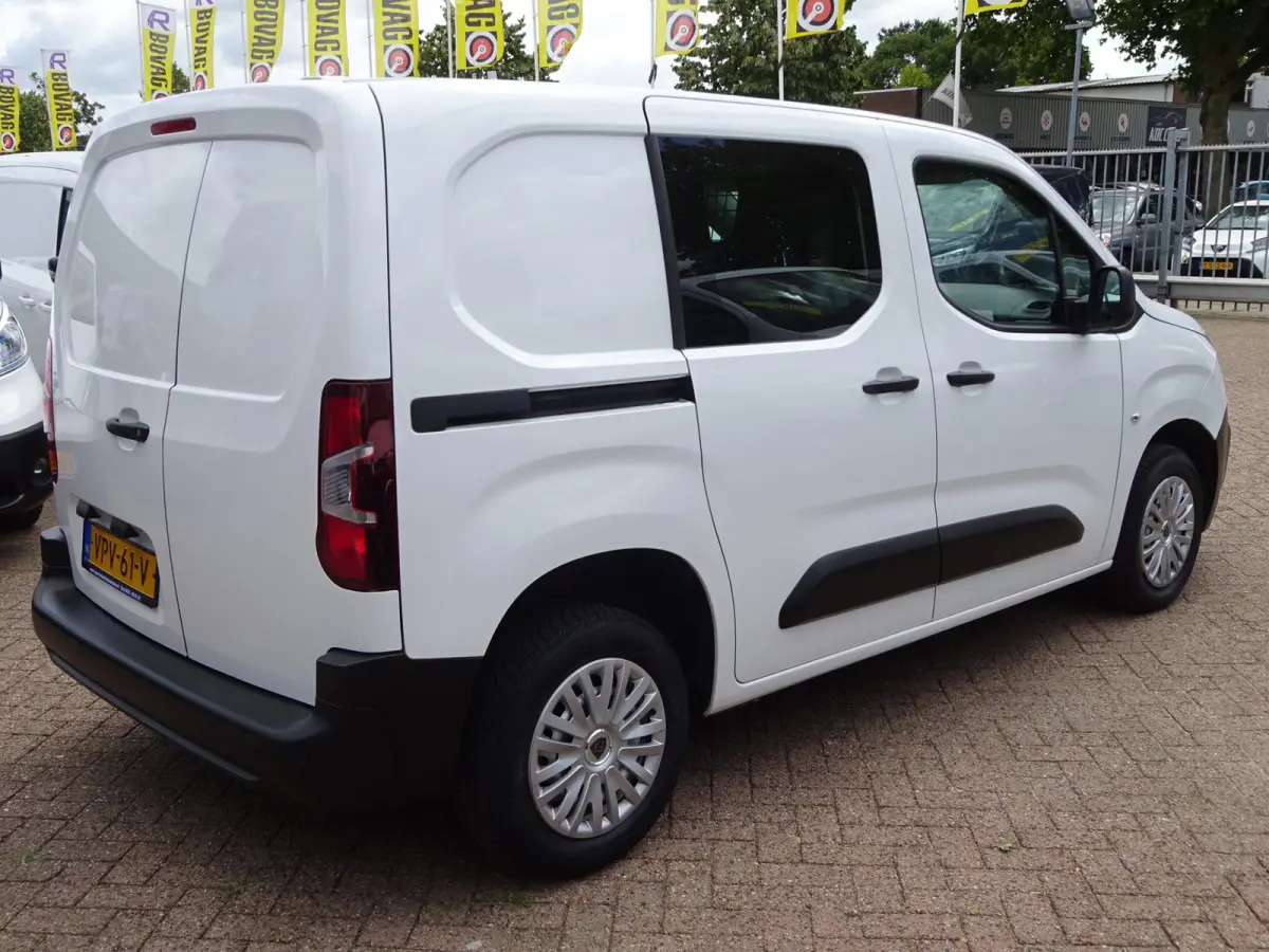1.2 PureTech Pro BENZINE AIRCO NAVI CRUISE CONTROL PDC SCHUIFDEUR