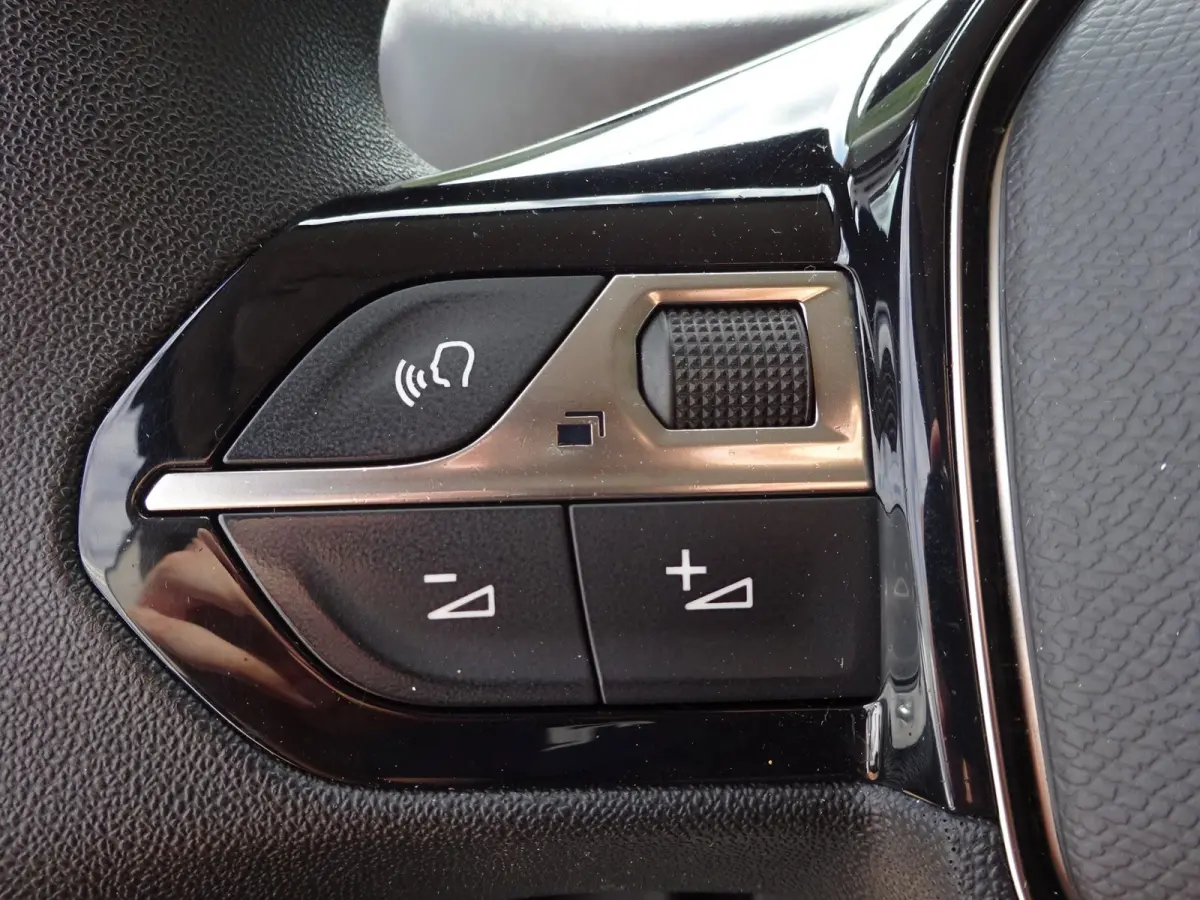 1.2 PureTech Pro BENZINE AIRCO NAVI CRUISE CONTROL PDC SCHUIFDEUR