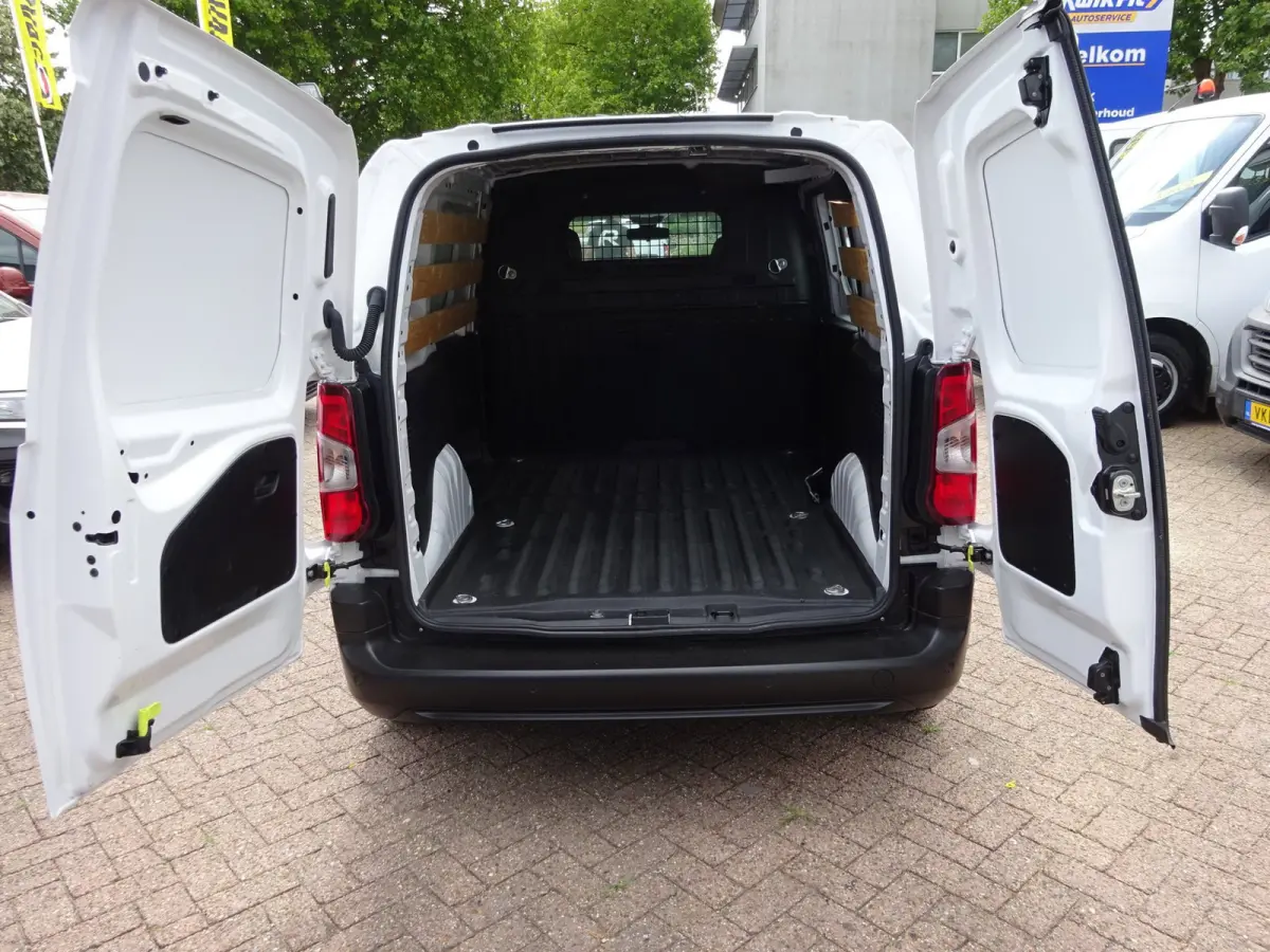 1.2 PureTech Pro BENZINE AIRCO NAVI CRUISE CONTROL PDC SCHUIFDEUR