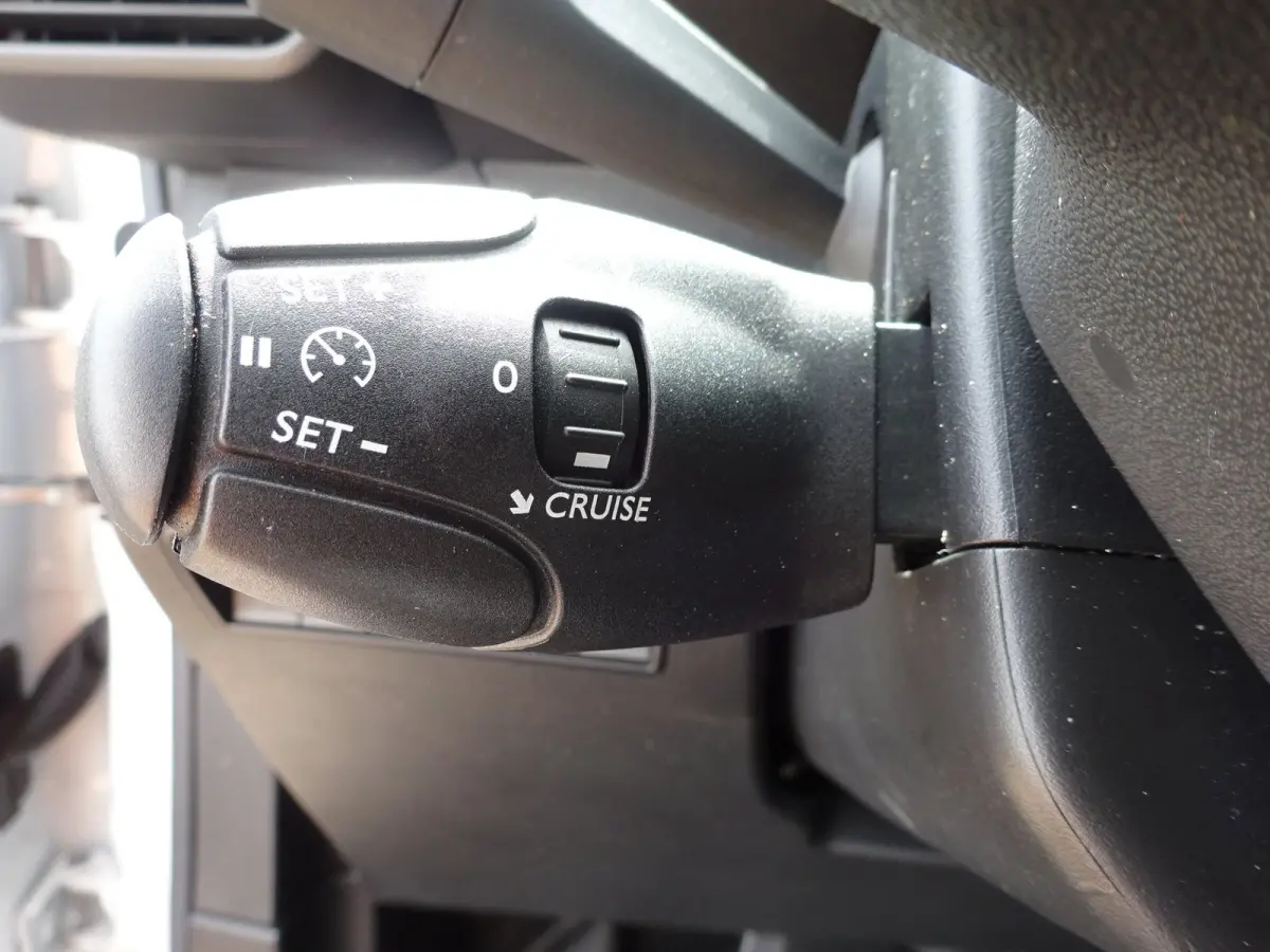 1.2 PureTech Pro BENZINE AIRCO NAVI CRUISE CONTROL PDC SCHUIFDEUR